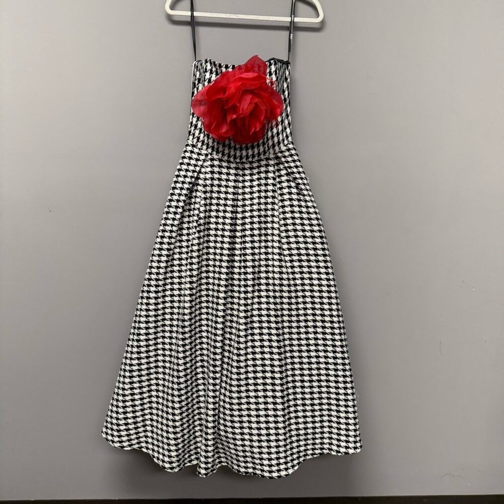 Mac Duggal Strapless 3D Flower Bouclé A-Line Midi Dress - Picture 5 of 8